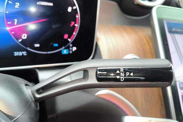 Used Mercedes-Benz GLC 2024 GLC 300 L 4MATIC Dynamic Edition 5-seater Gear Lever