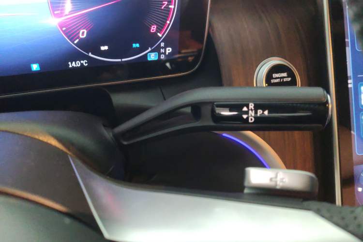 Used Mercedes-Benz GLC 2024 GLC 300 L 4MATIC Dynamic Edition 5-seater Gear Lever