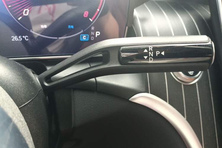 Used Mercedes-Benz GLC 2024 GLC 260 L 4MATIC Dynamic Edition 5-seater Gear Lever
