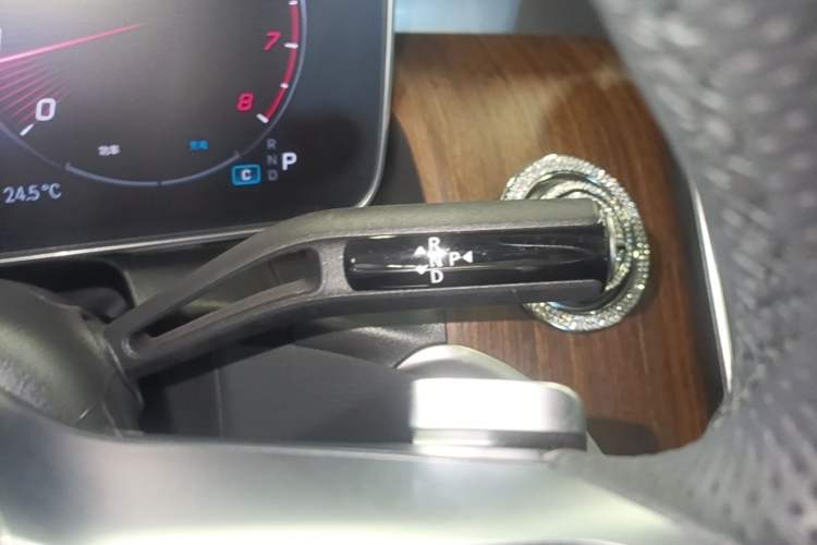 Used Mercedes-Benz GLC 2024 GLC 300 L 4MATIC Dynamic Edition 5-seater Gear Lever