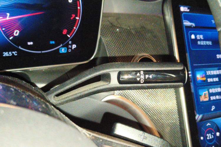 Used Mercedes-Benz GLC 2024 GLC 260 L 4MATIC Dynamic Edition 5-seater Gear Lever