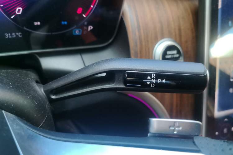 Used Mercedes-Benz GLC 2024 Refreshed GLC 300 L 4MATIC Dynamic Version 5 Seats Gear Lever
