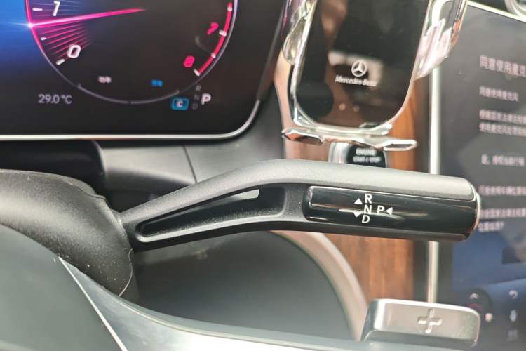 Used Mercedes-Benz GLC 2024 GLC 300 L 4MATIC Dynamic Edition 5-seater Gear Lever