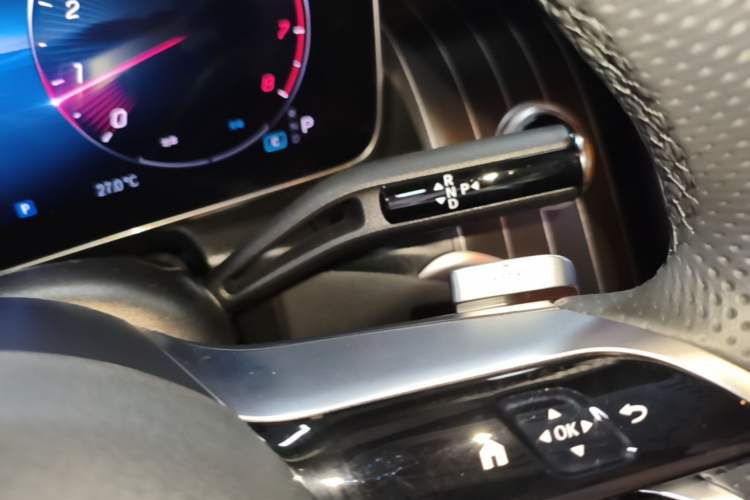 Used Mercedes-Benz GLC 2024 GLC 260 L 4MATIC Luxury Model 5 Seats Gear Lever