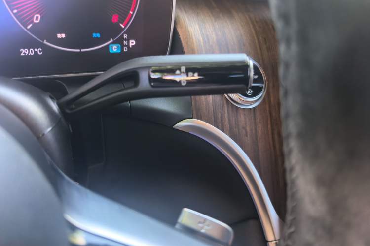 Used Mercedes-Benz GLC 2024 GLC 300 L 4MATIC Dynamic Edition 5-seater Gear Lever
