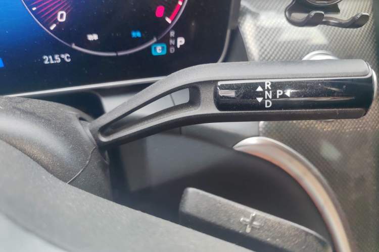 Used Mercedes-Benz GLC 2024 GLC 260 L 4MATIC Dynamic Edition 5-seater Gear Lever