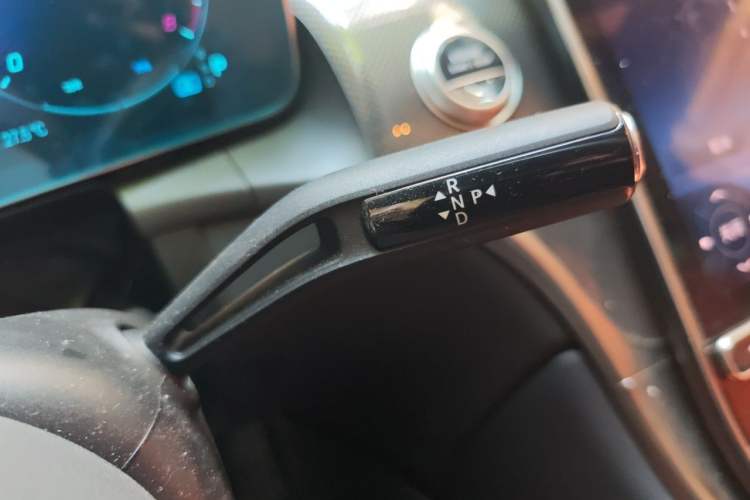 Used Mercedes-Benz GLC 2024 GLC 260 L 4MATIC Dynamic Edition 5-seater Gear Lever