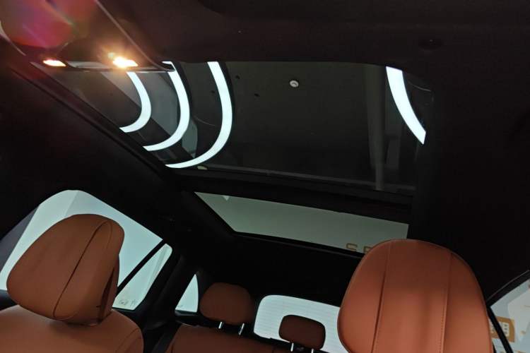 Used Mercedes-Benz GLC 2024 Refreshed GLC 300 L 4MATIC Dynamic Version 5 Seats Headliner