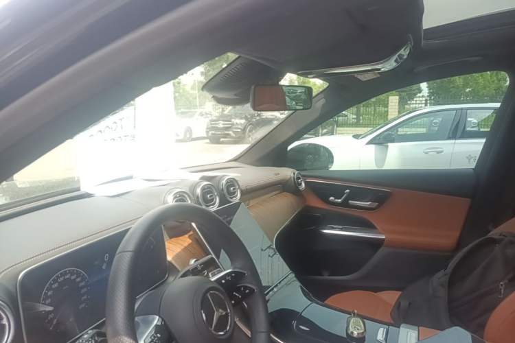 Used Mercedes-Benz GLC 2024 Refreshed GLC 300 L 4MATIC Dynamic Version 5 Seats Headliner