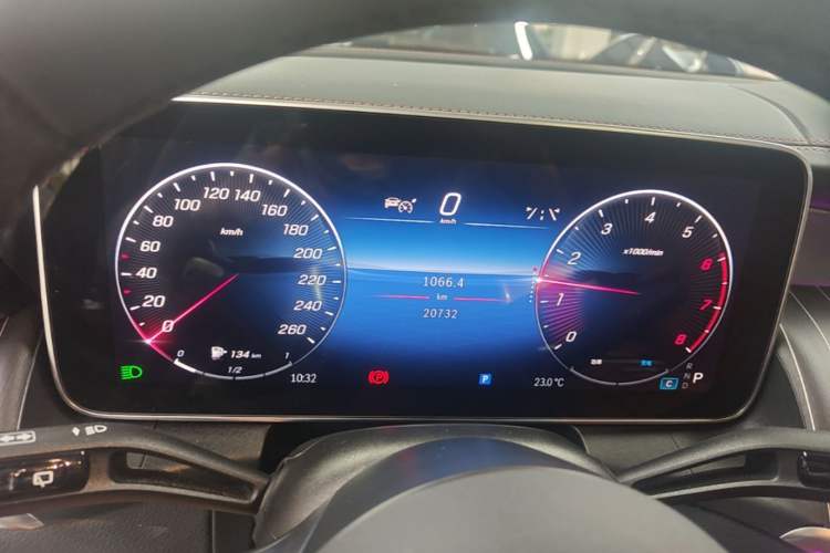 Used Mercedes-Benz GLC 2024 Facelifted GLC 260 L 4MATIC Luxury Version 5 Seats Instrument Cluster