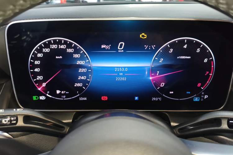 Used Mercedes-Benz GLC 2024 GLC 260 L 4MATIC Luxury Model 5 Seats Instrument Cluster