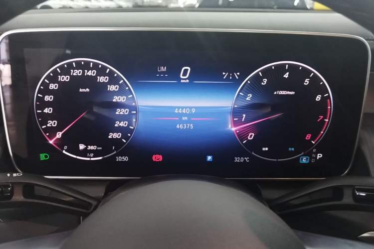 Used Mercedes-Benz GLC 2024 Facelifted GLC 260 L 4MATIC Luxury Version 5 Seats Instrument Cluster