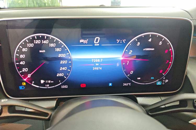 Used Mercedes-Benz GLC 2024 Facelifted GLC 260 L 4MATIC Luxury Version 5 Seats Instrument Cluster