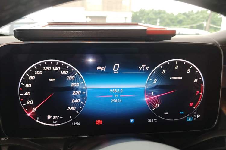 Used Mercedes-Benz GLC 2024 Refreshed GLC 300 L 4MATIC Dynamic Version 5 Seats Instrument Cluster