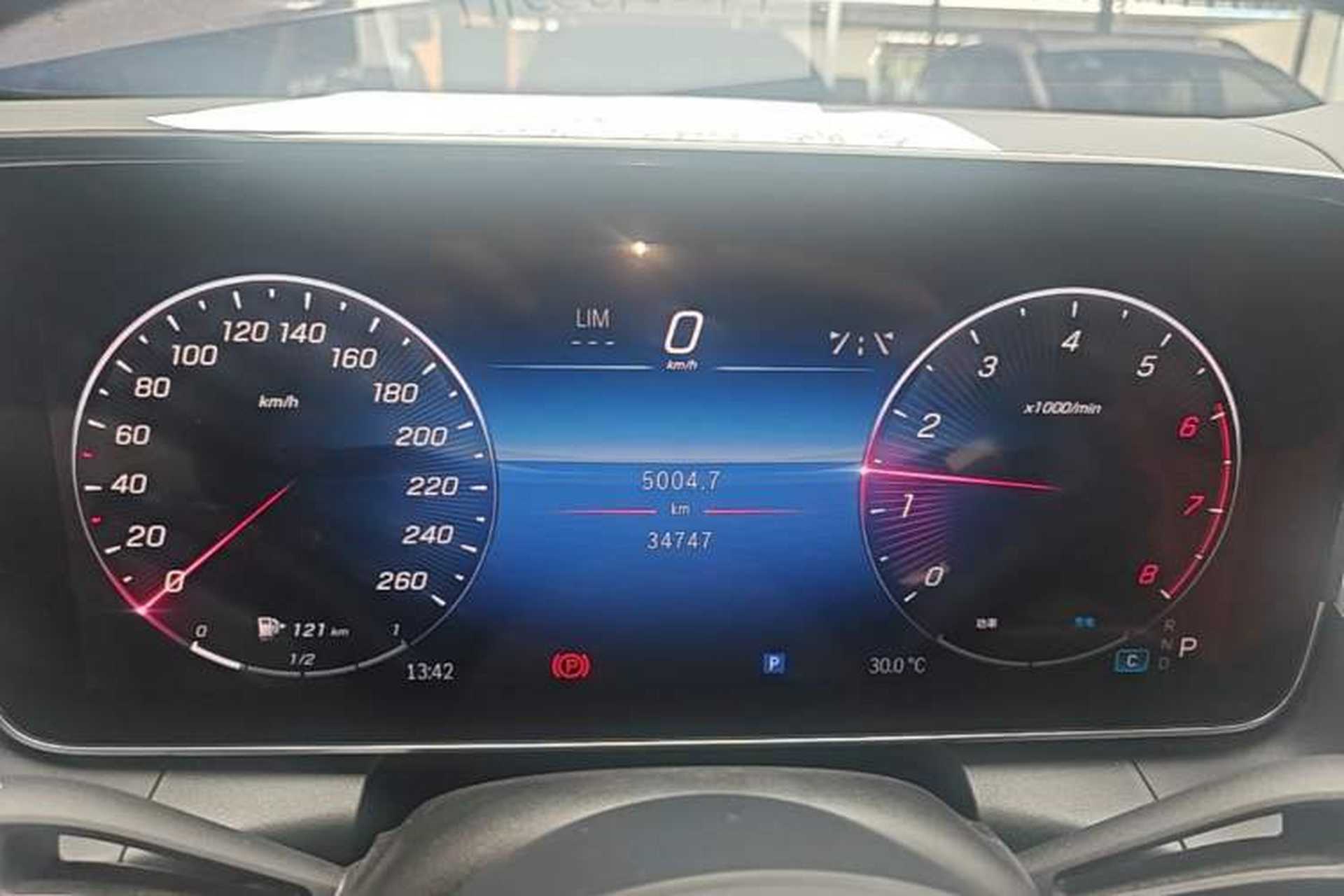 Used Mercedes-Benz GLC 2024 Facelifted GLC 260 L 4MATIC Luxury Version 5 Seats Instrument Cluster