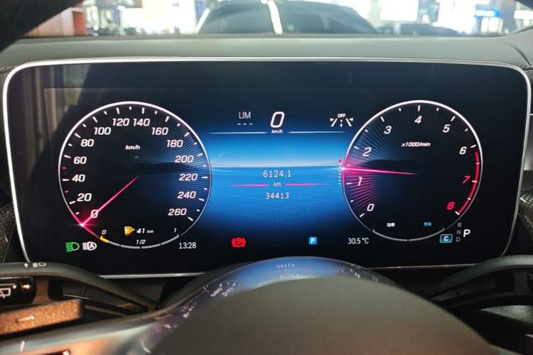 Used Mercedes-Benz GLC 2024 GLC 260 L 4MATIC Dynamic Edition 5-seater Instrument Cluster