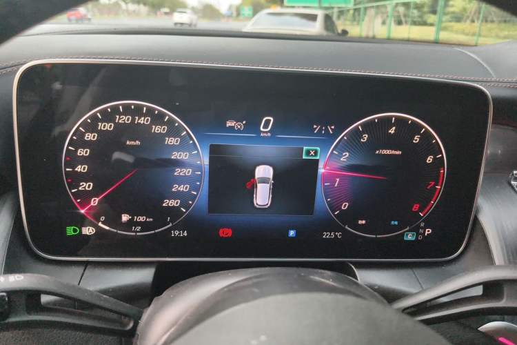 Used Mercedes-Benz GLC 2024 Refreshed GLC 300 L 4MATIC Dynamic Version 5 Seats Instrument Cluster