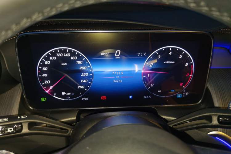 Used Mercedes-Benz GLC 2024 Facelifted GLC 260 L 4MATIC Luxury Version 5 Seats Instrument Cluster