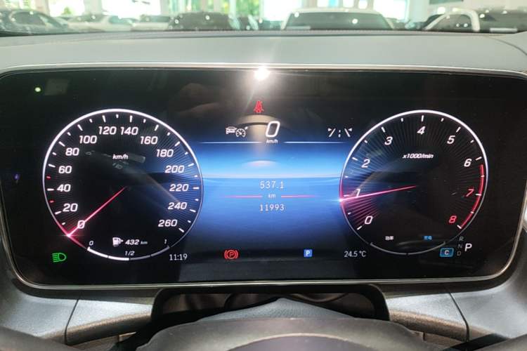 Used Mercedes-Benz GLC 2024 Facelifted GLC 260 L 4MATIC Luxury Version 5 Seats Instrument Cluster