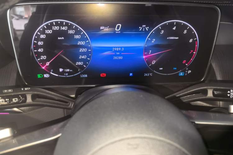 Used Mercedes-Benz GLC 2024 GLC 260 L 4MATIC Luxury Model 5 Seats Instrument Cluster