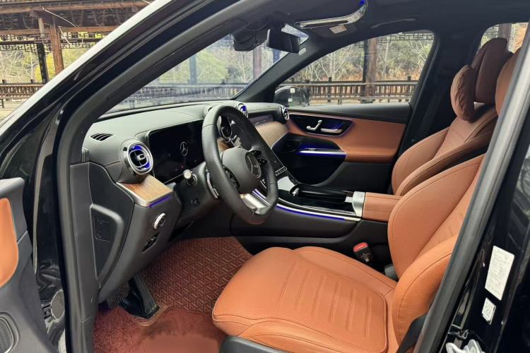 Used Mercedes-Benz GLC 2024 Refreshed GLC 300 L 4MATIC Dynamic Version 5 Seats Interior 1