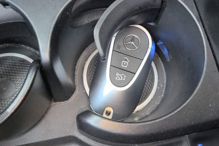 Used Mercedes-Benz GLC 2024 GLC 260 L 4MATIC Luxury Model 5 Seats Interior 1
