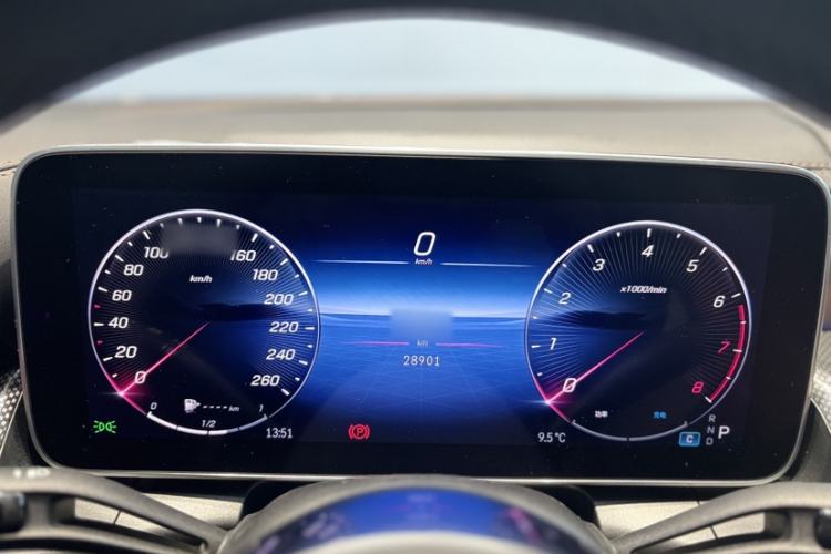 Used Mercedes-Benz GLC 2024 GLC 260 L 4MATIC Dynamic Edition 5-seater Interior 1
