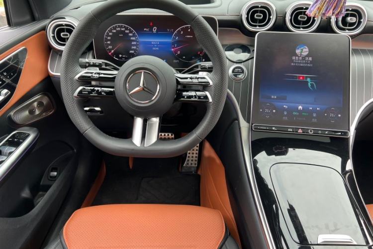 Used Mercedes-Benz GLC 2024 GLC 300 L 4MATIC Luxury Model 5 Seats Interior 1