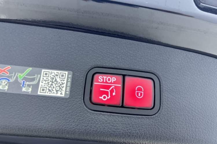Used Mercedes-Benz GLC 2024 GLC 300 L 4MATIC Dynamic Edition 7-seater Interior 1