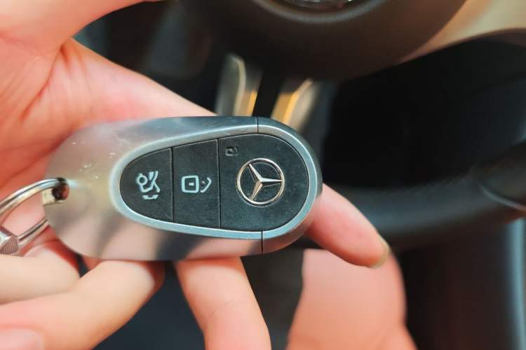 Used Mercedes-Benz GLC 2024 GLC 260 L 4MATIC Dynamic Edition 5-seater Interior 1