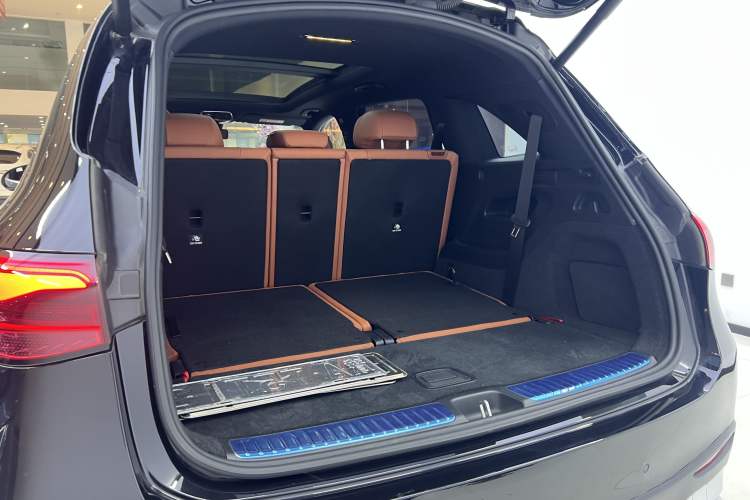 Used Mercedes-Benz GLC 2024 GLC 300 L 4MATIC Dynamic Edition 7-seater Interior 11