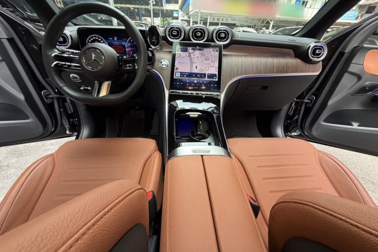 Used Mercedes-Benz GLC 2024 GLC 300 L 4MATIC Dynamic Edition 5-seater Interior 12