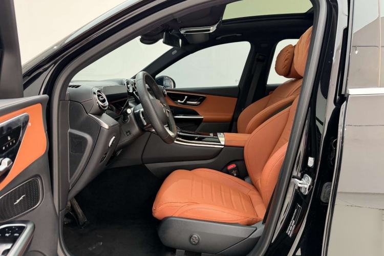 Used Mercedes-Benz GLC 2024 GLC 260 L 4MATIC Luxury Model 5 Seats Interior 2