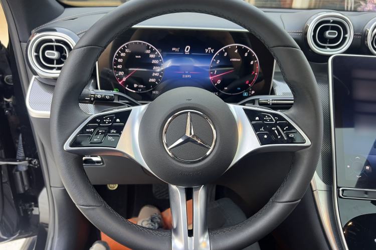 Used Mercedes-Benz GLC 2024 GLC 260 L 4MATIC Dynamic Edition 5-seater Interior 2