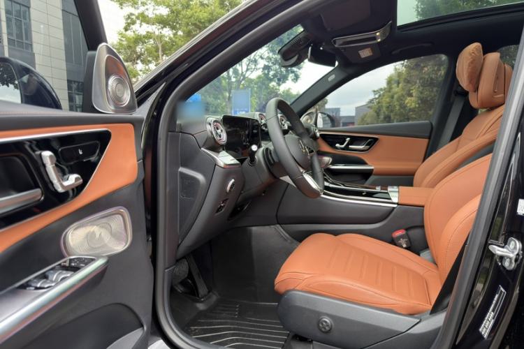 Used Mercedes-Benz GLC 2024 GLC 260 L 4MATIC Dynamic Edition 5-seater Interior 2