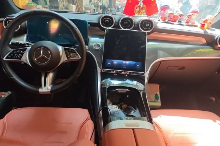 Used Mercedes-Benz GLC 2024 GLC 260 L 4MATIC Dynamic Edition 5-seater Interior 2