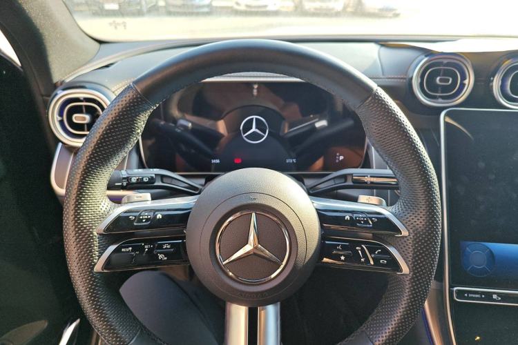 Used Mercedes-Benz GLC 2024 GLC 300 L 4MATIC Dynamic Edition 5-seater Interior 3