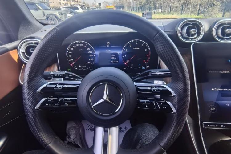 Used Mercedes-Benz GLC 2024 GLC 300 L 4MATIC Dynamic Edition 5-seater Interior 3