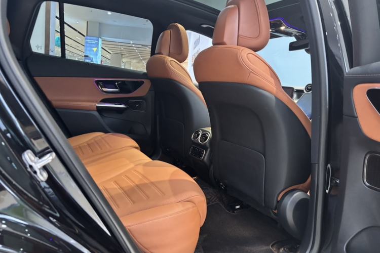 Used Mercedes-Benz GLC 2024 GLC 260 L 4MATIC Dynamic Edition 5-seater Interior 3