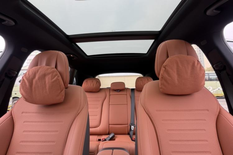 Used Mercedes-Benz GLC 2024 Facelifted GLC 260 L 4MATIC Luxury Version 5 Seats Interior 3