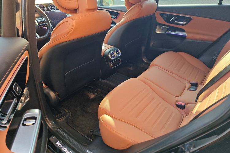 Used Mercedes-Benz GLC 2024 GLC 300 L 4MATIC Dynamic Edition 5-seater Interior 4