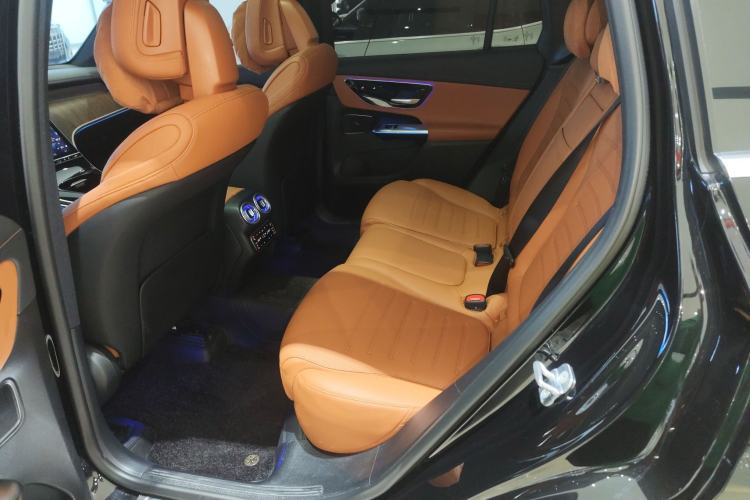 Used Mercedes-Benz GLC 2024 GLC 300 L 4MATIC Dynamic Edition 5-seater Interior 4
