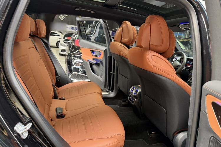 Used Mercedes-Benz GLC 2024 GLC 300 L 4MATIC Dynamic Edition 5-seater Interior 4