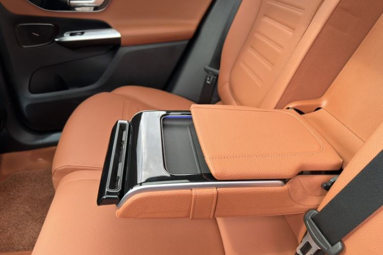 Used Mercedes-Benz GLC 2024 GLC 260 L 4MATIC Dynamic Edition 5-seater Interior 4