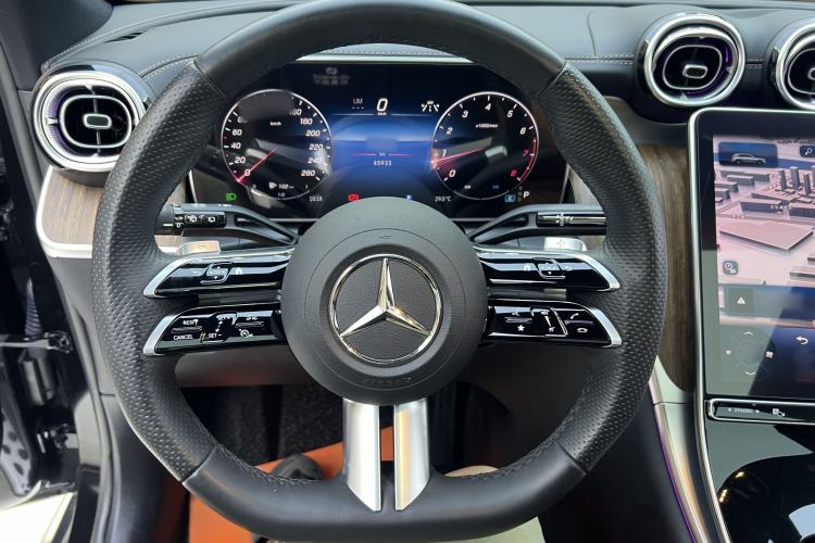 Used Mercedes-Benz GLC 2024 GLC 300 L 4MATIC Dynamic Edition 7-seater Interior 4