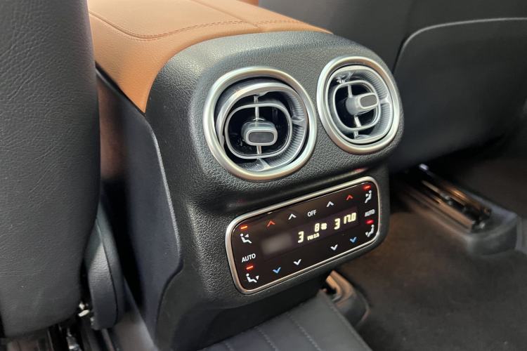 Used Mercedes-Benz GLC 2024 GLC 260 L 4MATIC Dynamic Edition 5-seater Interior 8