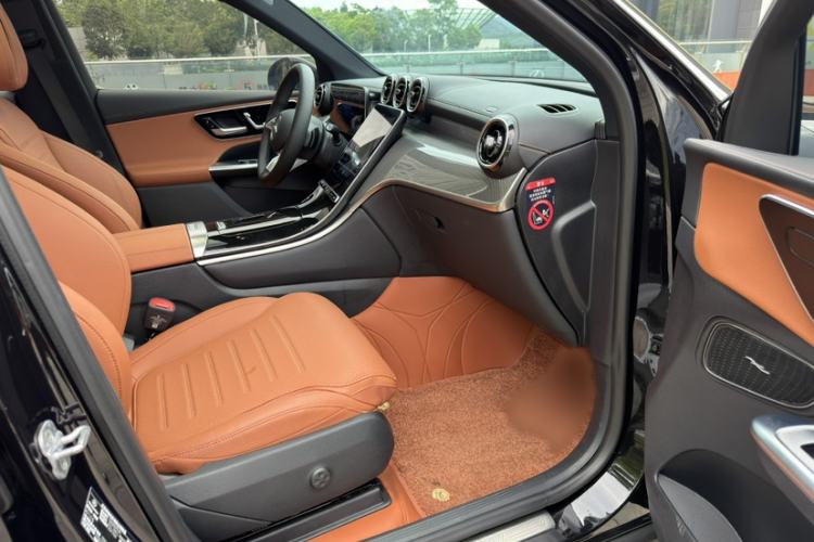 Used Mercedes-Benz GLC 2024 GLC 260 L 4MATIC Dynamic Edition 5-seater Interior 8