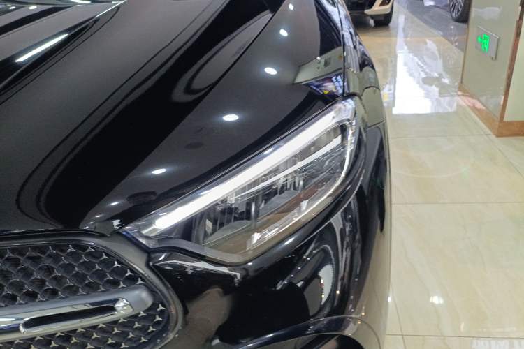 Used Mercedes-Benz GLC 2024 Facelifted GLC 260 L 4MATIC Luxury Version 5 Seats Left Front Headlight