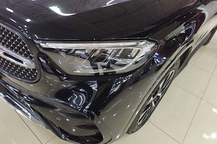 Used Mercedes-Benz GLC 2024 Facelifted GLC 260 L 4MATIC Luxury Version 5 Seats Left Front Headlight