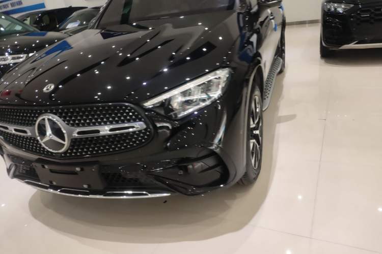 Used Mercedes-Benz GLC 2024 Facelifted GLC 260 L 4MATIC Luxury Version 5 Seats Left Front Headlight
